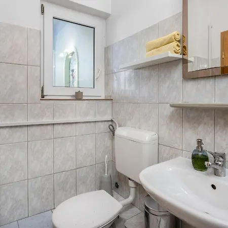 Apartment In With Kitchen Selce